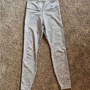 Nike Women’s Leggings - black/gray size medium